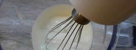 творожная запеканка под бруснично-банановым соусом. Шаг 4