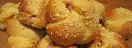 булочки-узелки с джемом. Шаг 10