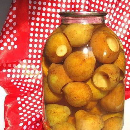 Рецепт грушевого компота с корицей