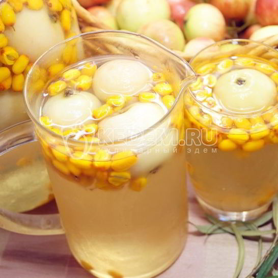 Рецепт компота из облепихи и яблок на зиму