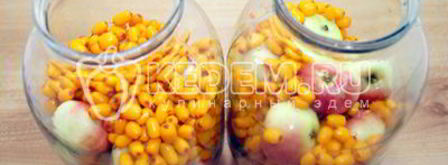 компот из облепихи и яблок на зиму. Шаг 7