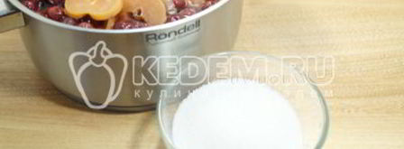 компот из вишни и яблок. Шаг 6