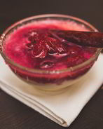 Миндальный крем с вишневым компотом