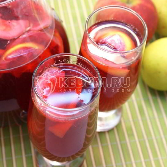 Рецепт вишневого компота с лимоном