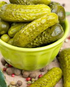 Маринованные огурцы с сельдереем