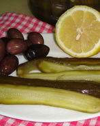 Маринованные огурцы с укропом