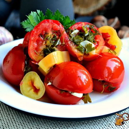 Рецепт острых помидоров маринованных со сладким перцем