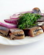 Соленая сельдь в пиве