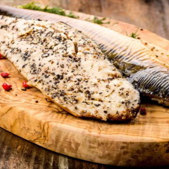 Рецепт соленой скумбрии с розовым перцем