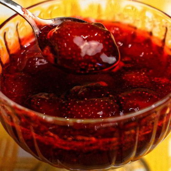 Рецепт клубничного варенья за 10 минут