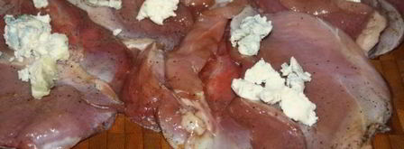 конверты из утиных грудок с голубым сыром и малиновым конфитюром. Шаг 3