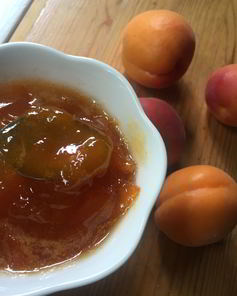 Простое абрикосовое варенье