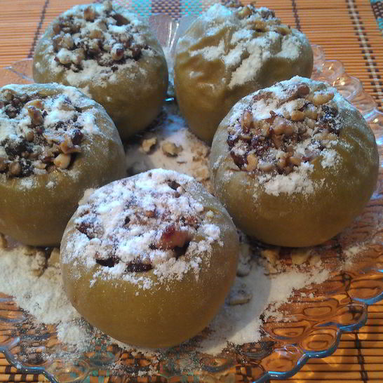 Рецепт запеченных яблок с орехами и вареньем