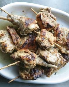 Ароматный маринованный кролик с мятой