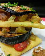 Башенки из поленты и баклажанов