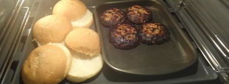 бургер по-кадженски с соусом из хрена и сметаны. Шаг 5