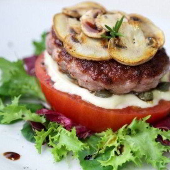 Рецепт бургера с каперсами, помидором и майонезом