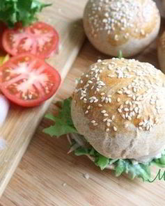 Бургер с креветками и голубым сыром