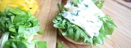 бургер с креветками и голубым сыром. Шаг 13