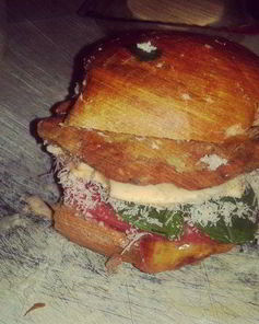 Бургер с куриной котлетой