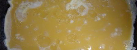 бургер с курицей, омлетом и огурцом. Шаг 2