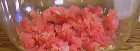 бургеры с тунцом, луком и помидорами. Шаг 4