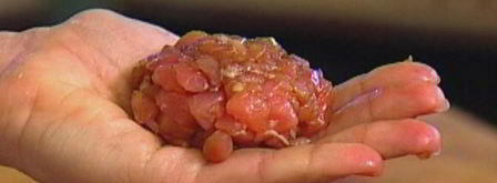 бургеры с тунцом, луком и помидорами. Шаг 5