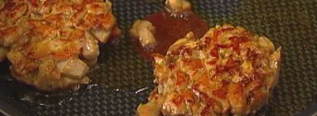 бургеры с тунцом, луком и помидорами. Шаг 6