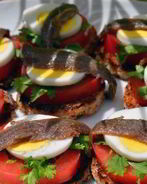 Бутерброды с анчоусами