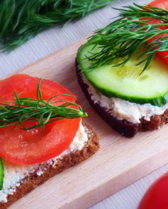 Бутерброды с икрой трески