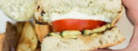 бутерброды с кабачком и помидором. Шаг 4