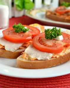 Бутерброды с морковью и отварным мясом