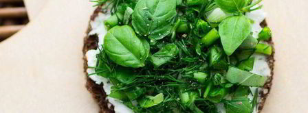 бутерброды с овощами и зеленью. Шаг 4