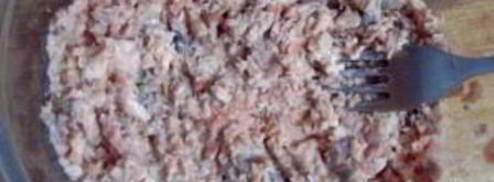 бутерброды с паштетом и огурцом. Шаг 2