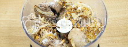 бутерброды с паштетом из куриной печени. Шаг 6