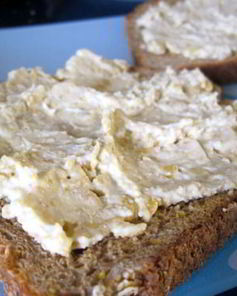 Бутерброды с паштетом из нута