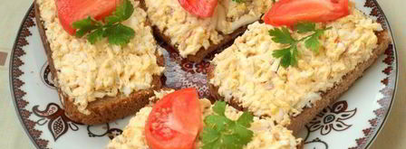 бутерброды с печенью трески, яйцом и плавленым сыром. Шаг 5