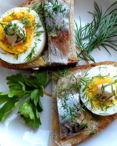 Бутерброды с селедкой