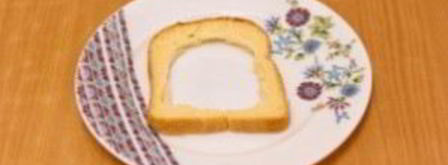 горячие бутерброды с окороком, помидорами и яйцами. Шаг 2