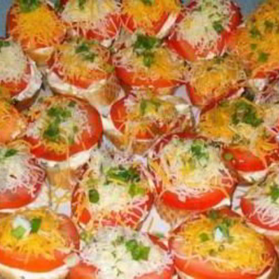 Рецепт горячих бутербродов с помидором сыром и чесноком la tartine