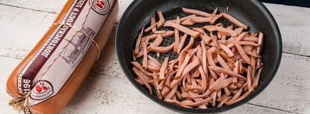 горячий бутерброд с колбасой и сметанным соусом. Шаг 4