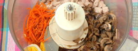 намазка для бутербродов с индейкой, шампиньонами и корейской морковью. Шаг 3