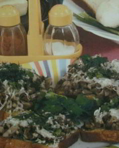 Закусочные бутерброды с грибами в микроволновой печи