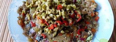 икра из запеченных овощей с оливками и каперсами. Шаг 3