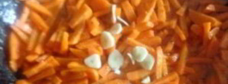 икра кабачковая с томатной пастой и чесноком. Шаг 4