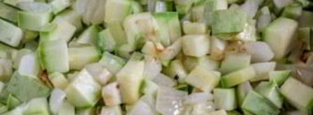 кабачковая икра без моркови с томатной пастой. Шаг 3