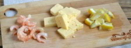 канапе с креветками на шпажках. Шаг 2