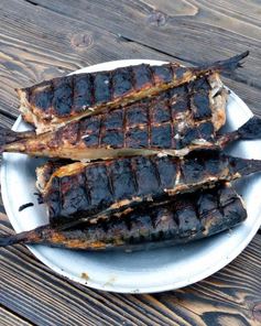 Маринованная скумбрия на мангале