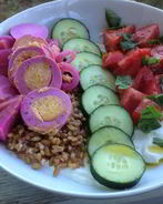 Маринованные яйца со свеклой