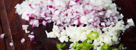 мини-пиццы на баклажане с соусом пассата и сыром джюгас. Шаг 2